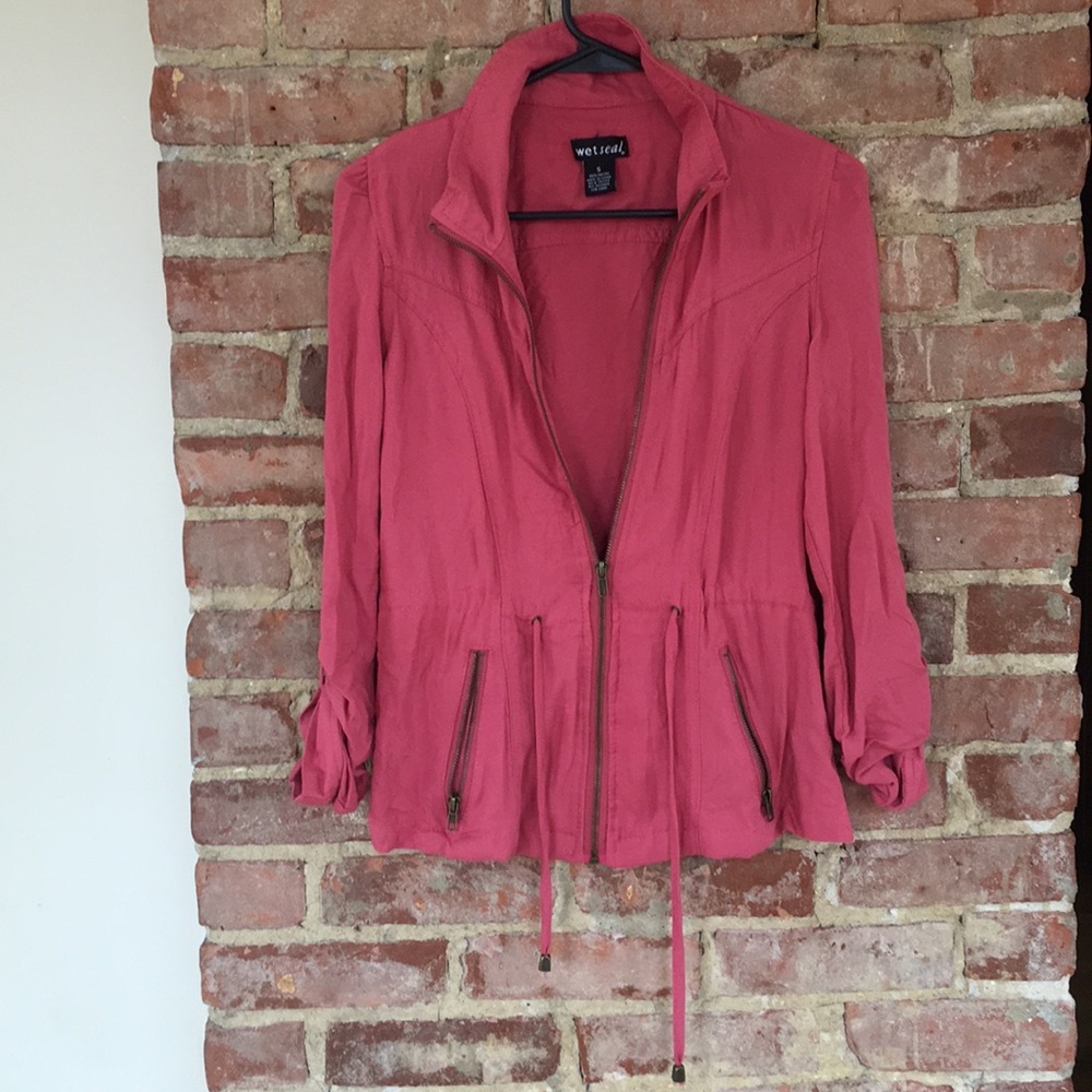 Wet seal jacket